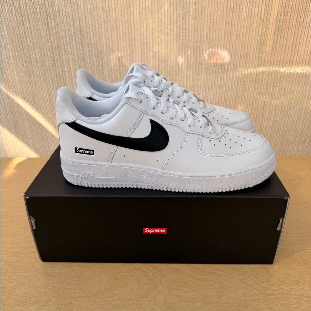 Nike Air Force 1 Low Supreme White Black